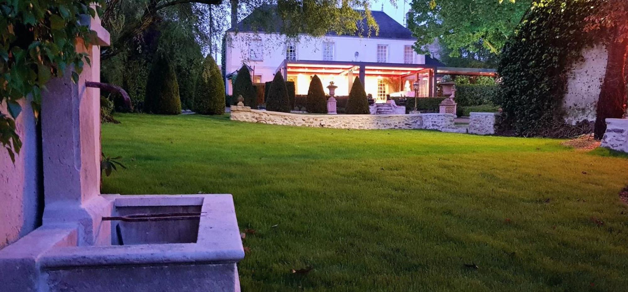 Domaine Des Clos Vallees Longnes Exterior photo