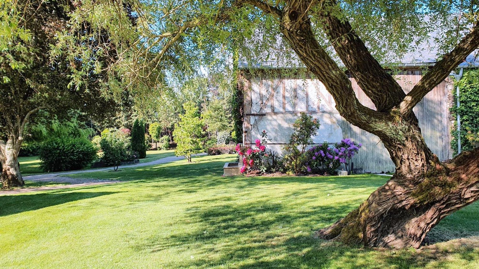 Domaine Des Clos Vallees Longnes Exterior photo